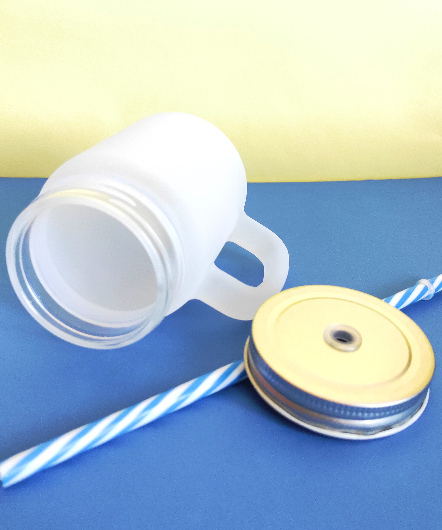 Caneca com Palhinha "Pequeno Explorador"