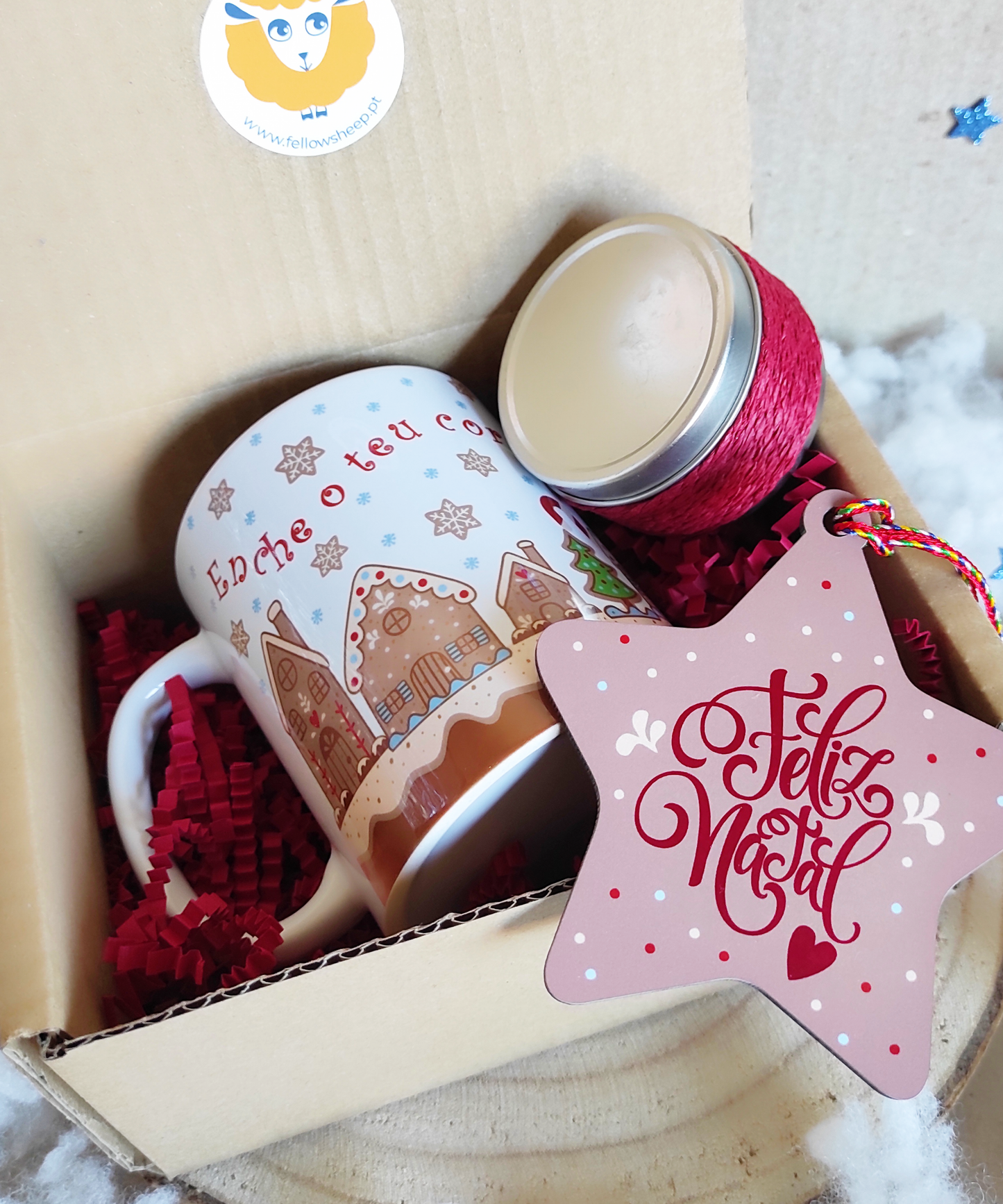 Box caneca, vela aromática de morango e íman ou pendente, em MDF - Sonhos de Gengibre