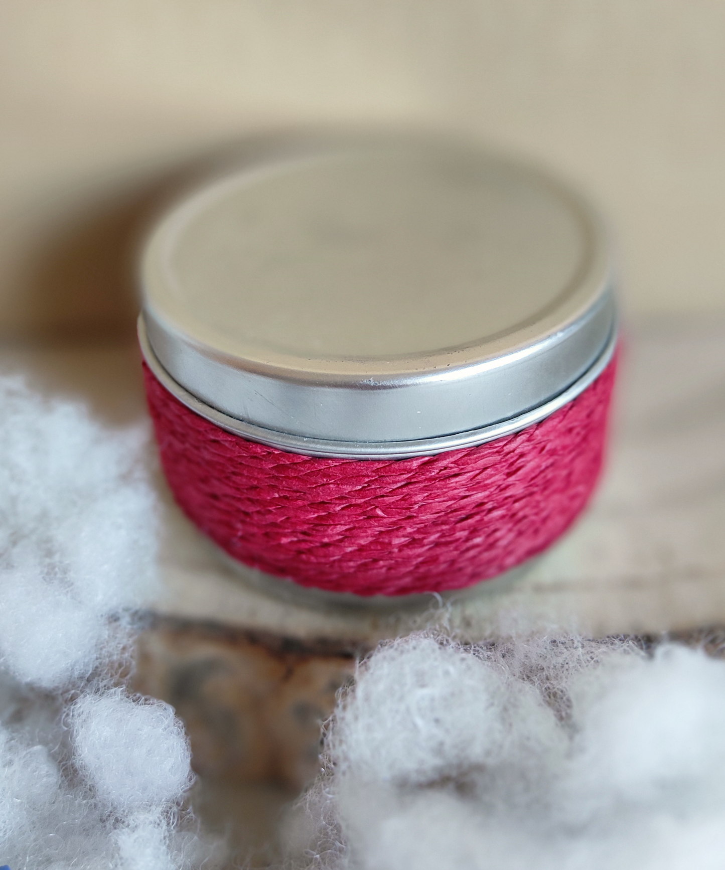 Box caneca, vela aromática de morango e íman ou pendente, em MDF - Sonhos de Gengibre