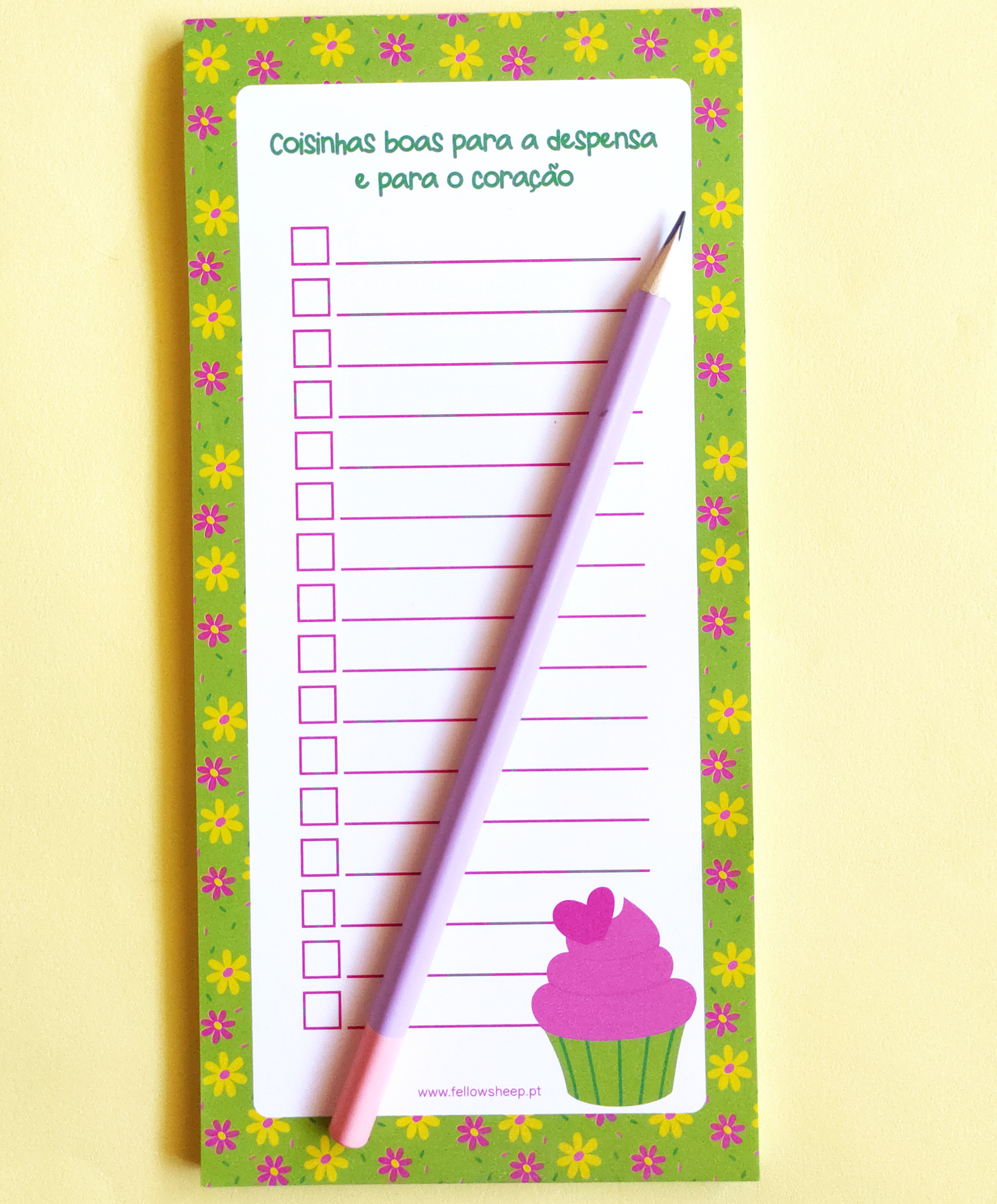 Bloco de lista de compras ilustrado com padrão Cupcake