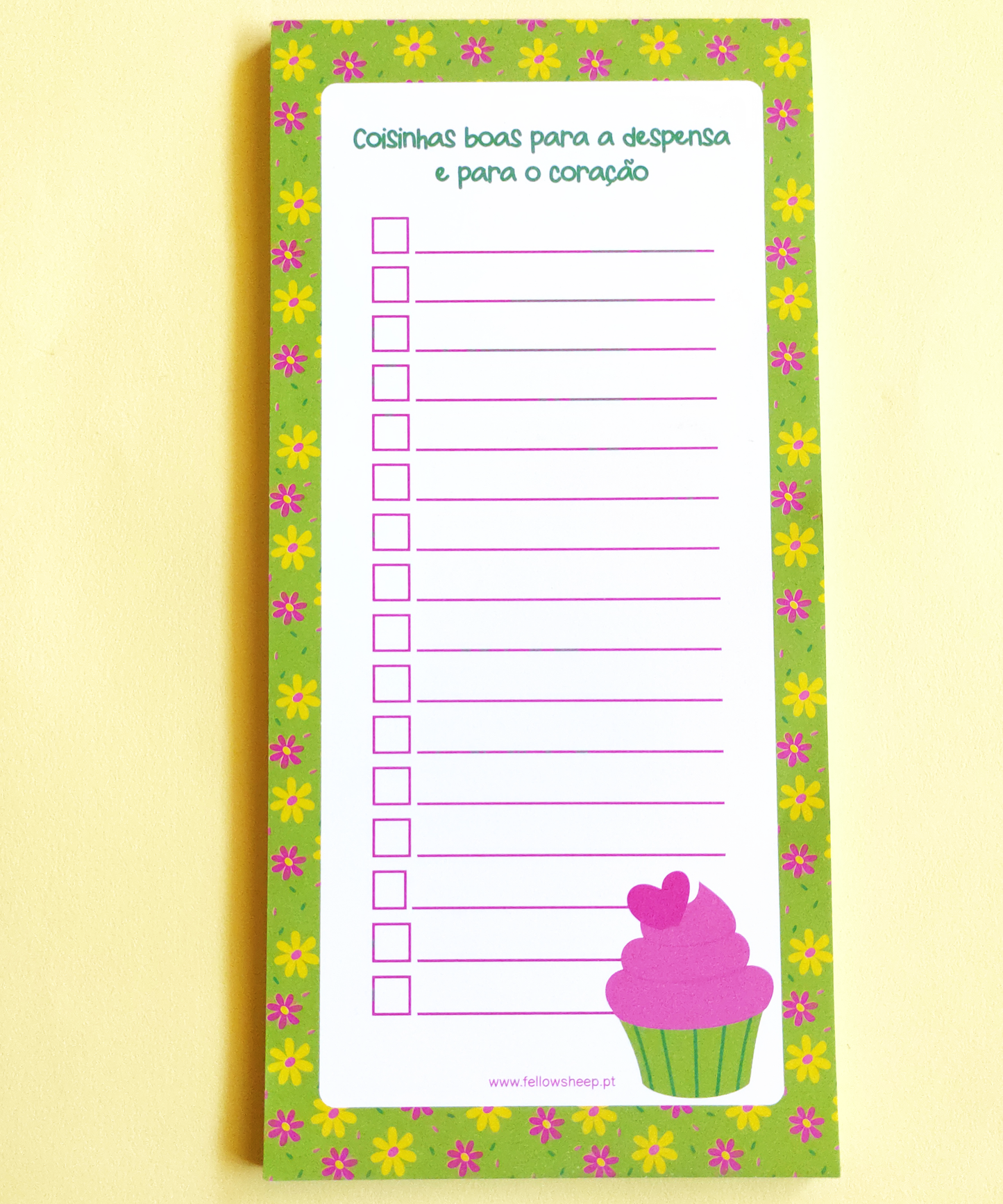 Bloco de lista de compras ilustrado com padrão Cupcake